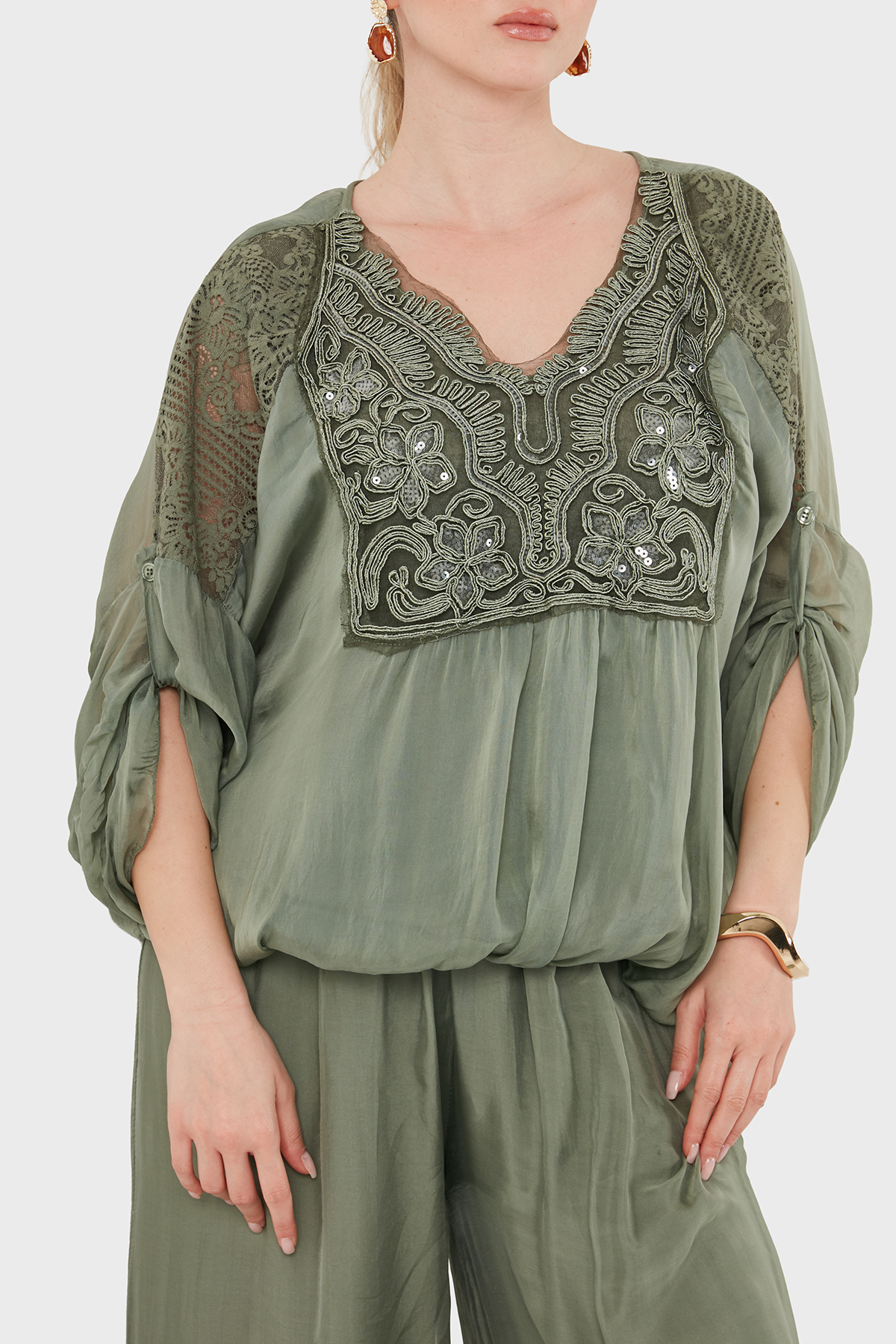 Via Dante Oversize İpekli V Yaka Dantel Detaylı Kadın Bluz 6901023 HAKİ