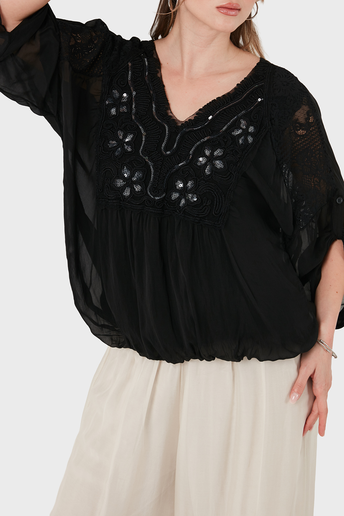Via Dante Oversize İpekli V Yaka Dantel Detaylı Kadın Bluz 6901023 SİYAH