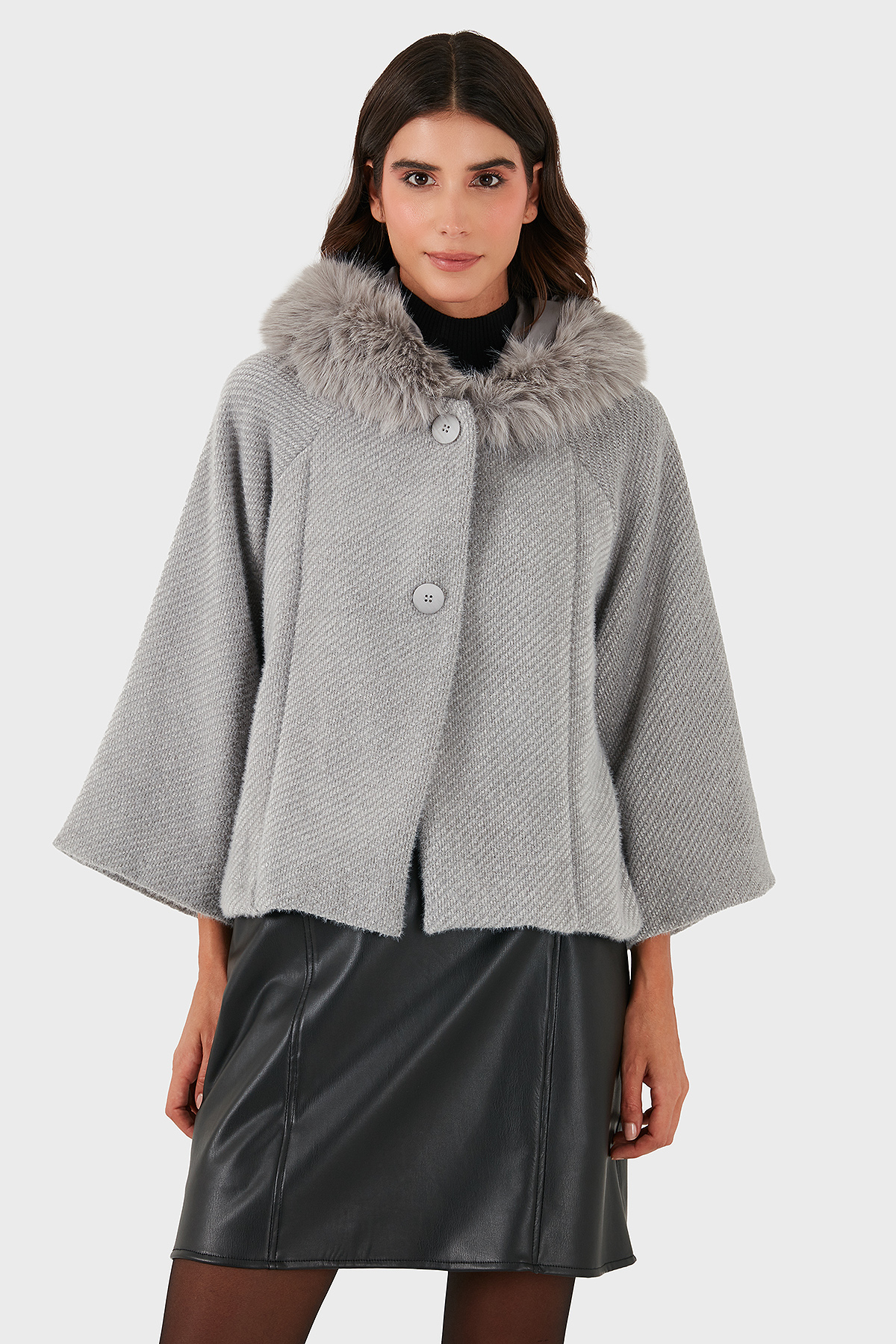 Via Dante Oversize Yumuşak Tüylü Kapüşon Truvakar Kollu Kadın Mont 690920 GRİ