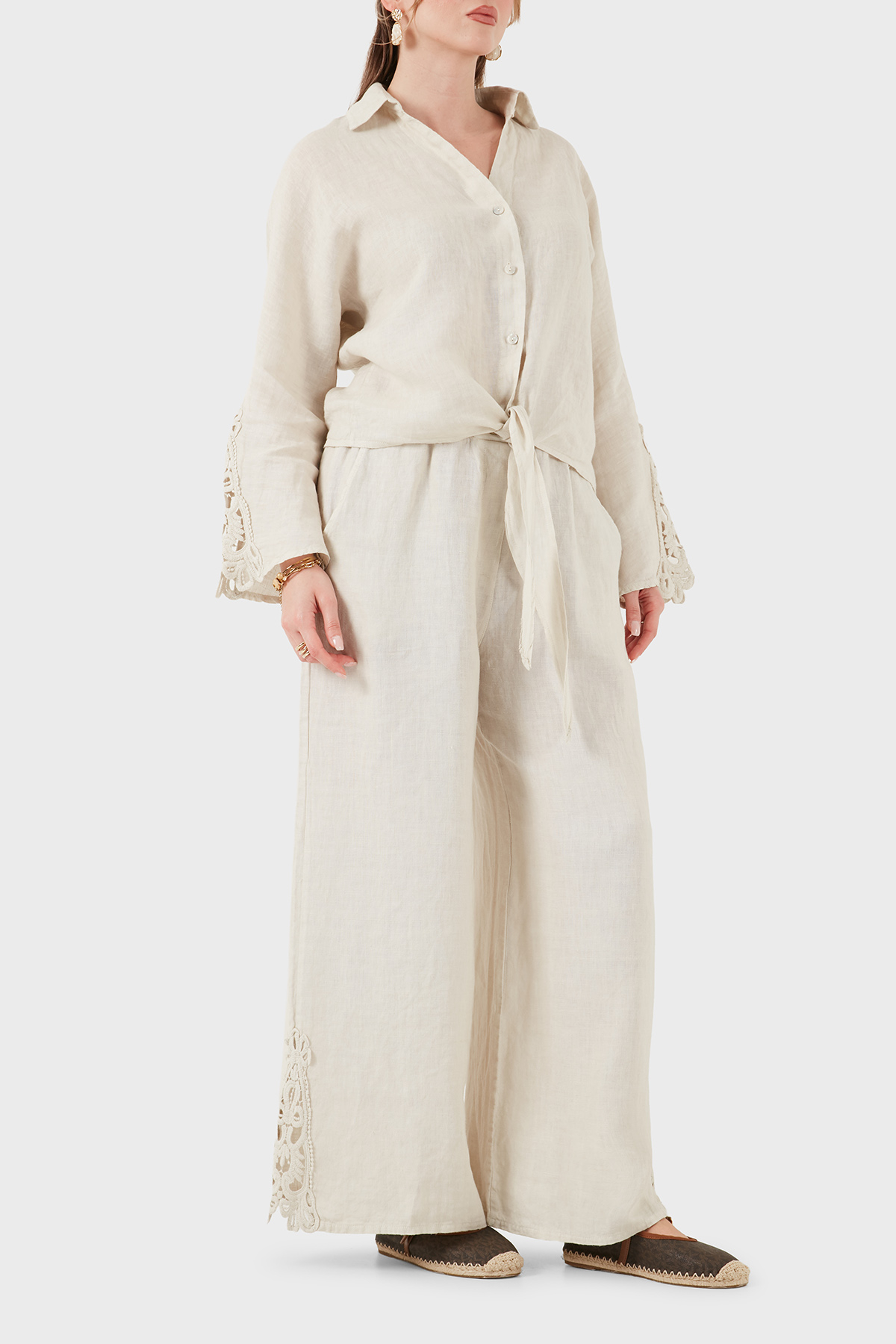 Via Dante Relaxed Fit Güpür Detaylı Bol Paça Keten Kadın Pantolon 699E10941 TAŞ