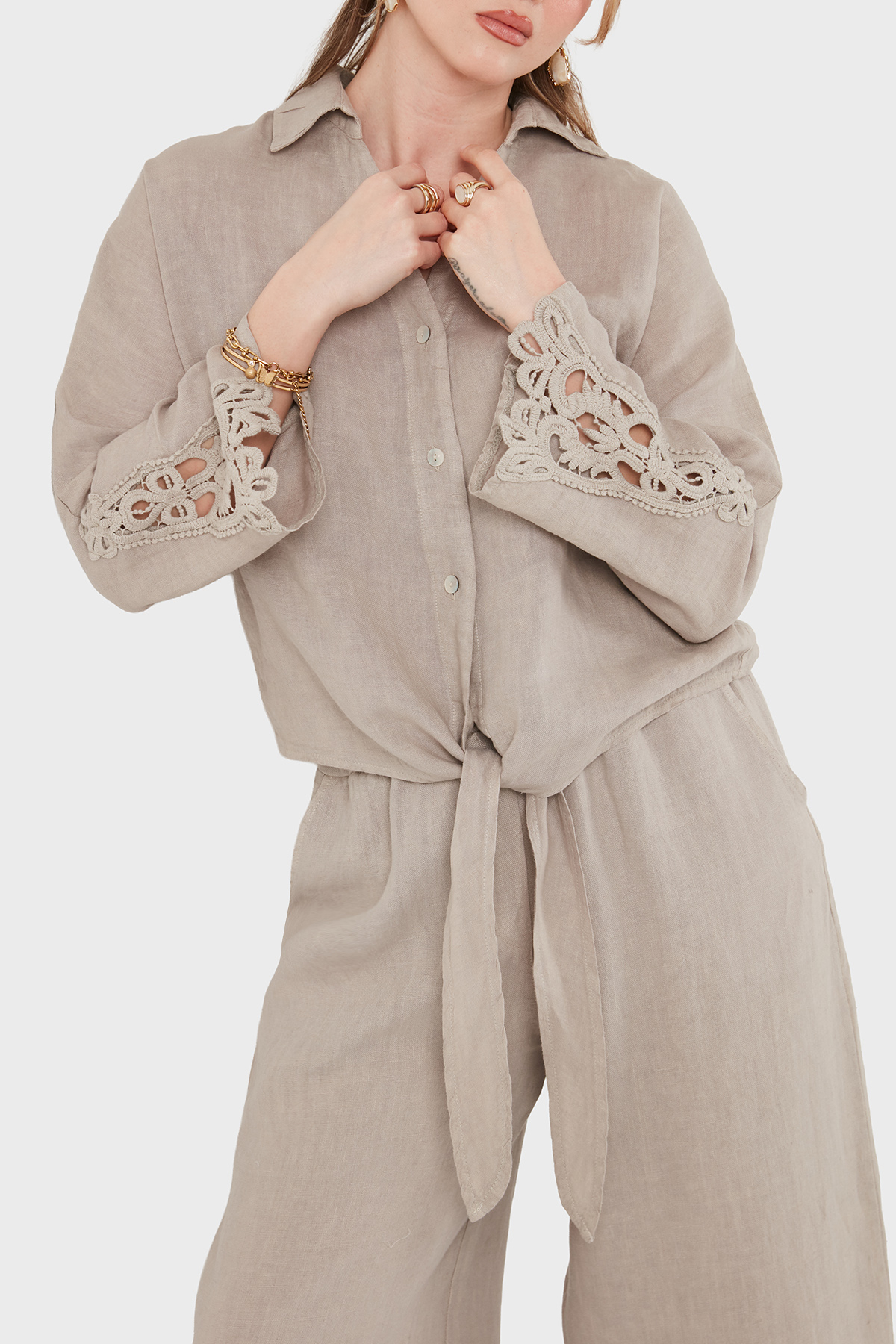 Via Dante Relaxed Fit Güpür Detaylı Uzun Kollu Keten Kadın Gömlek 699E31842 VİZON